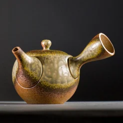 Japankanne (Kyusu) - grün strukturiert mit Tonsieb 240 ml