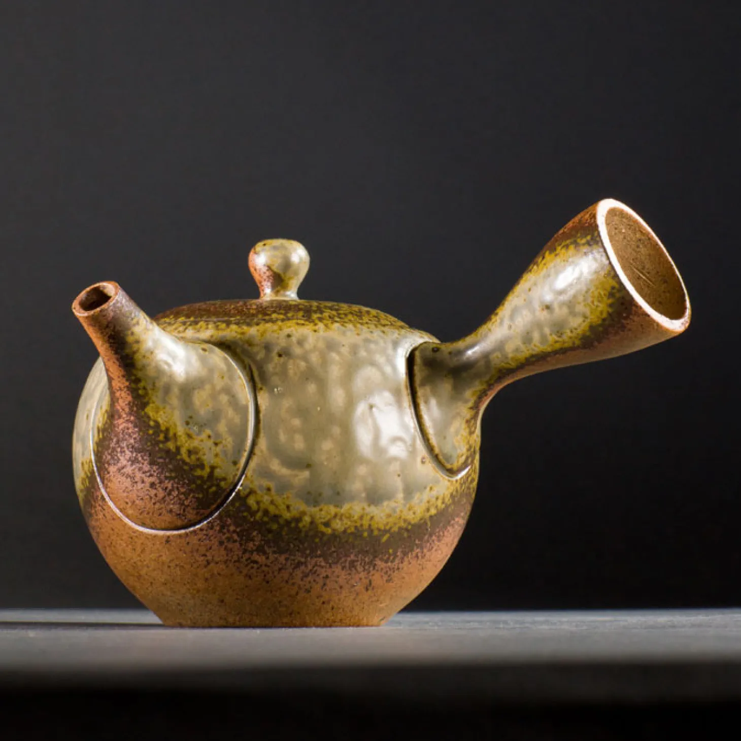 Japankanne (Kyusu) - grün strukturiert mit Tonsieb 240 ml