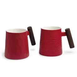 Roter Becher, Porzellan, mit Rosenholzgriff, 0,4 l