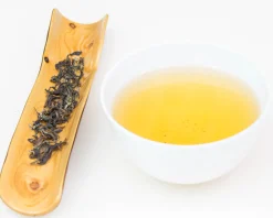 Sanxia Bi Luo Chun Grüntee