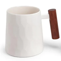 Weißer Becher Blanca, Porzellan, mit Rosenholzgriff, 0,4 l